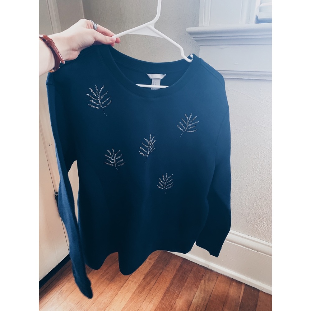 COZY PULLOVER WITH GOLD BEAD DETAIL//SIZE L // H&M